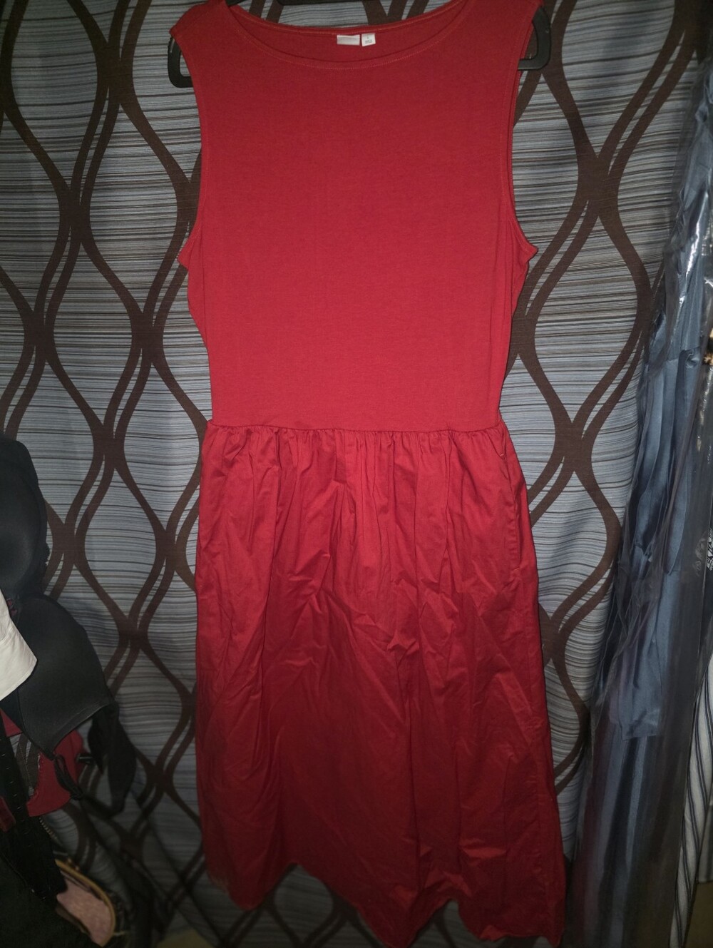 GAP Sleeveless Red Midi Dress with Gathered Skirt